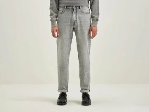 Peeg Tapered Jeans
