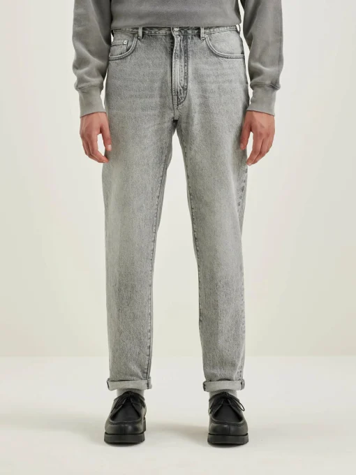 Peeg Tapered Jeans
