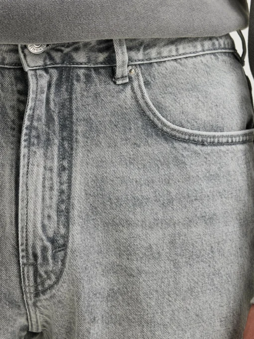 Peeg Tapered Jeans